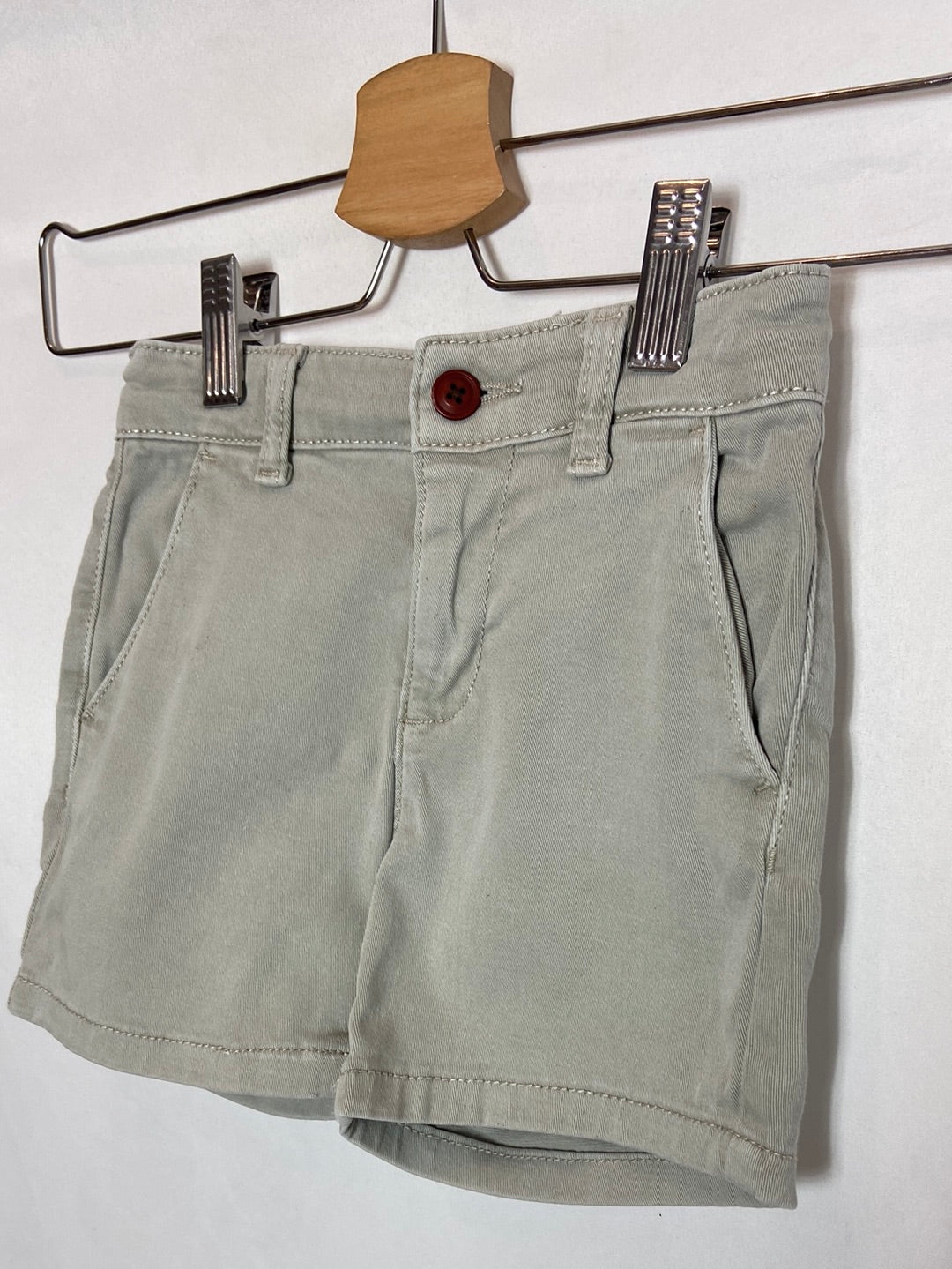 TEX. Grey Bermuda shorts, size 3-4 years
