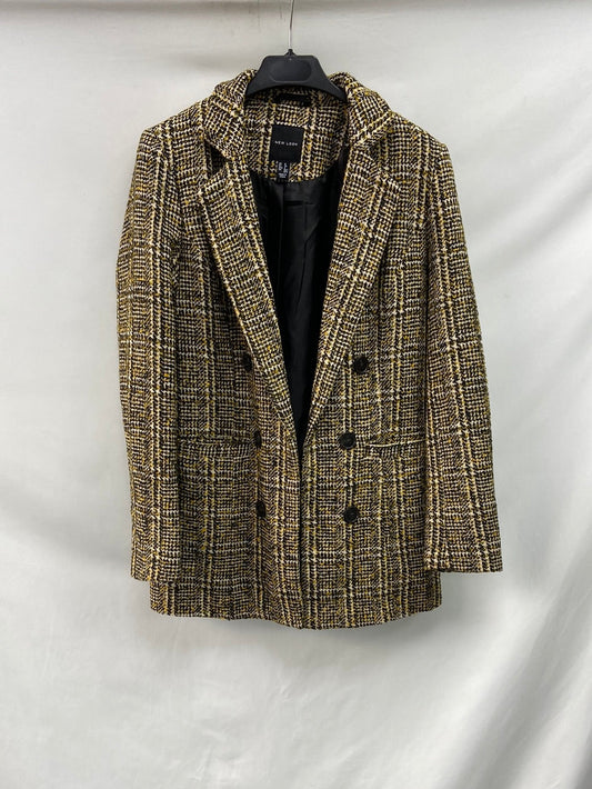 NEW LOOK. Blazer larga jaspeada. T S
