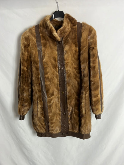 KAMOURASKA. Natural fur and brown leather coat. TM