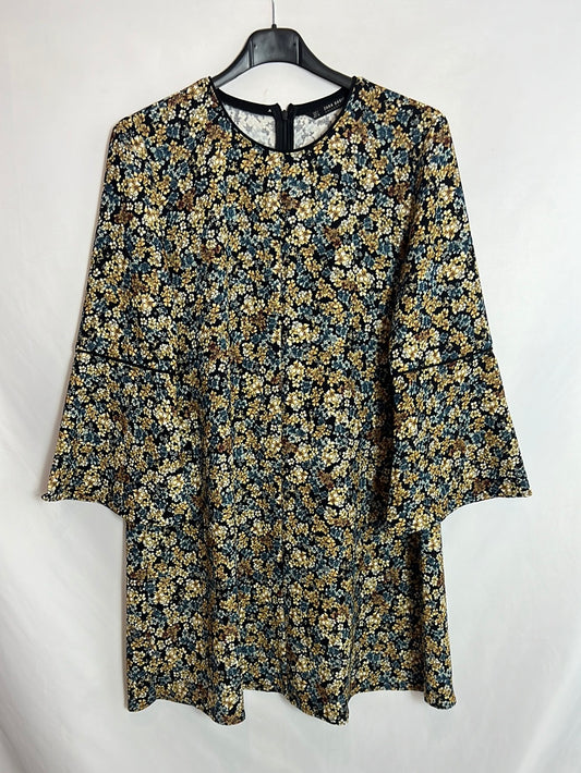 ZARA. Short floral dress with half sleeves. TL