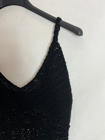 BIK BOK.  Crop top negro crochet. T S