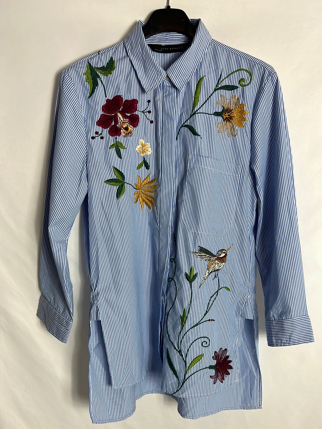 ZARA. Blusa larga rayas bordados. T S