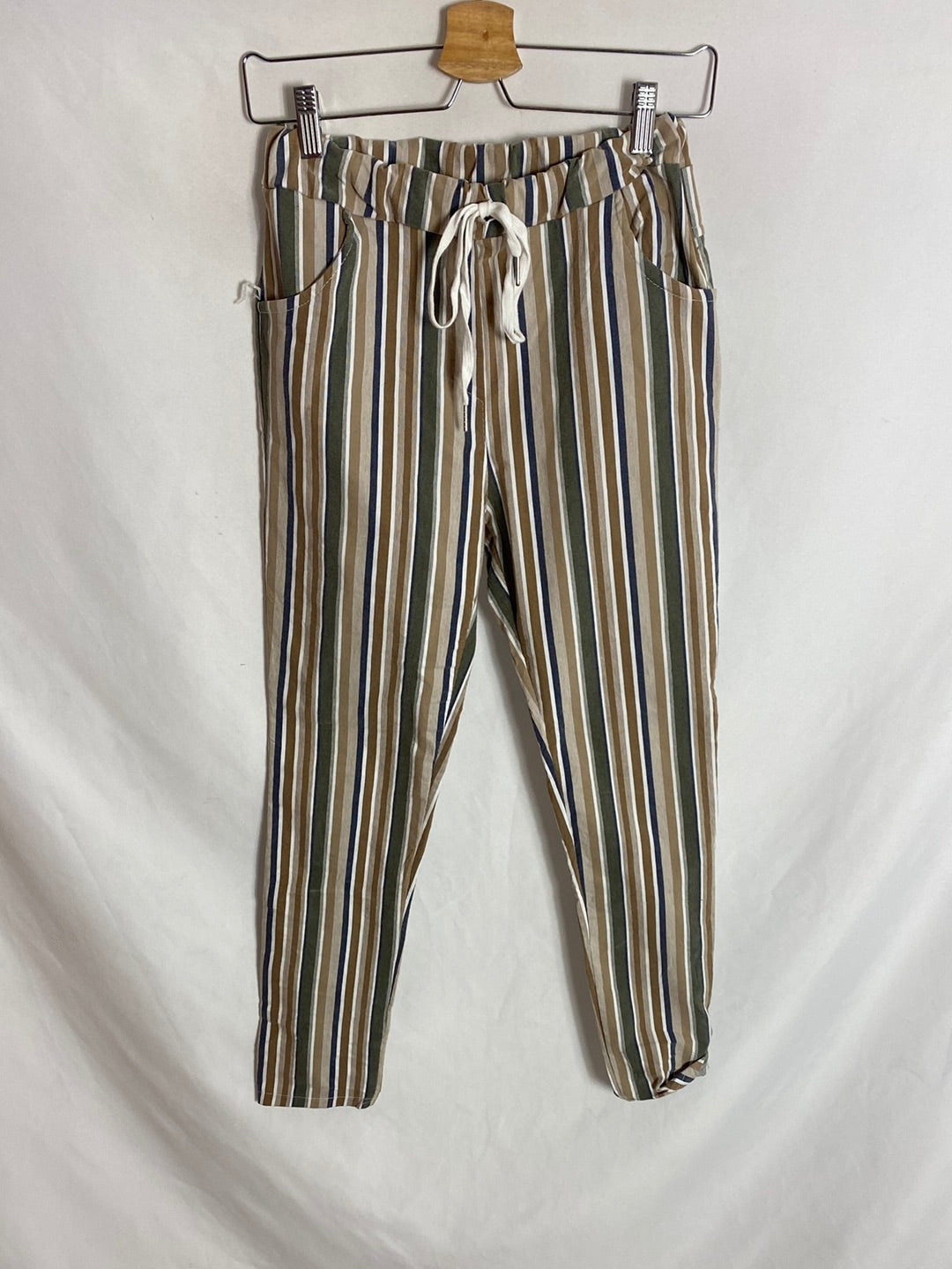 OTRAS. Pantalones rectos fluidos rayas. T.36