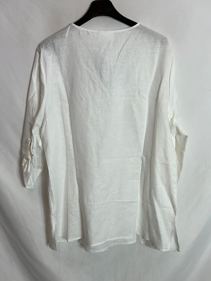 CANDA. Blusa blanca detalle abalorios cuello. T 48