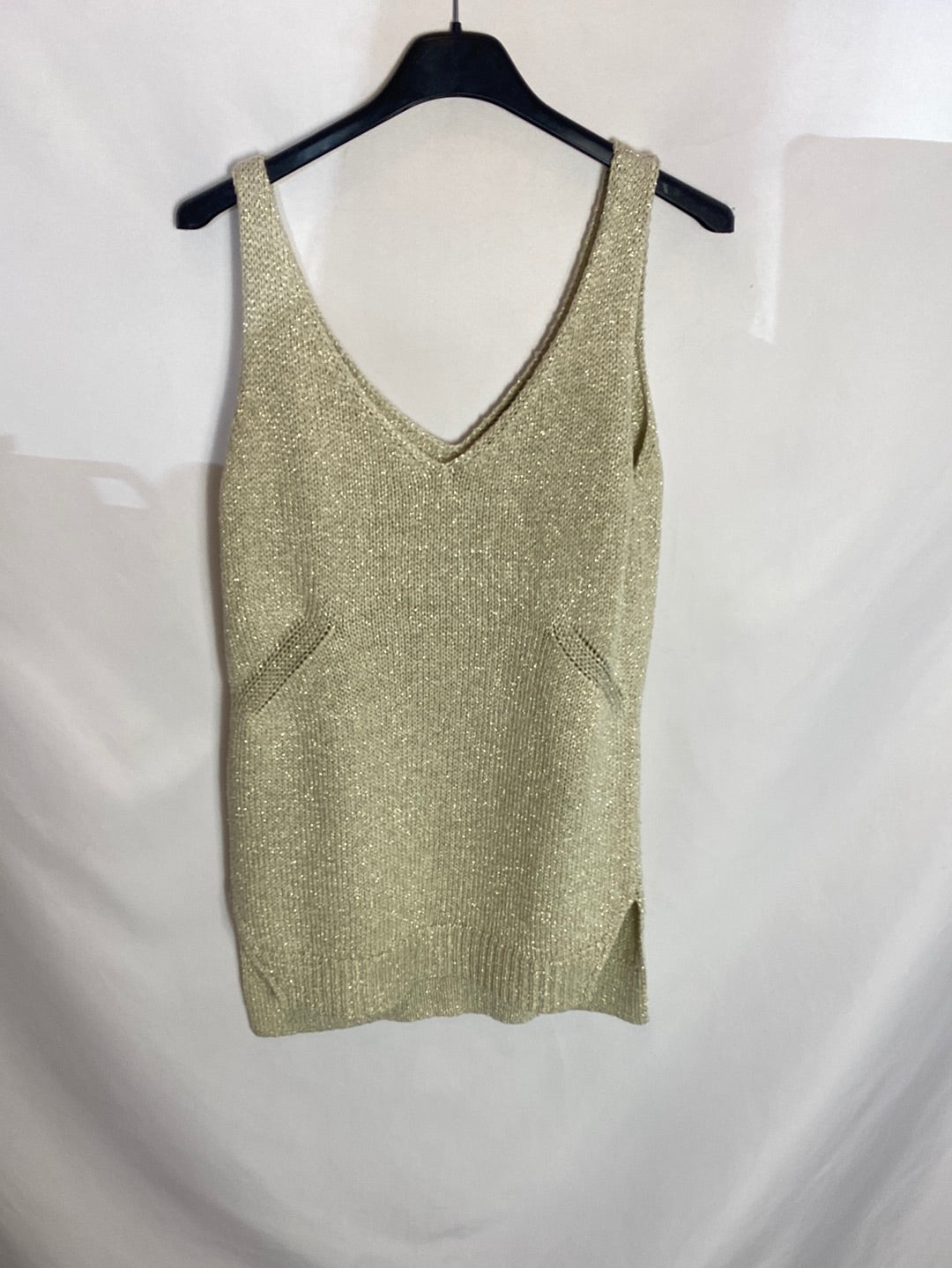 MANGO. Camiseta tirantes punto dorado T.s