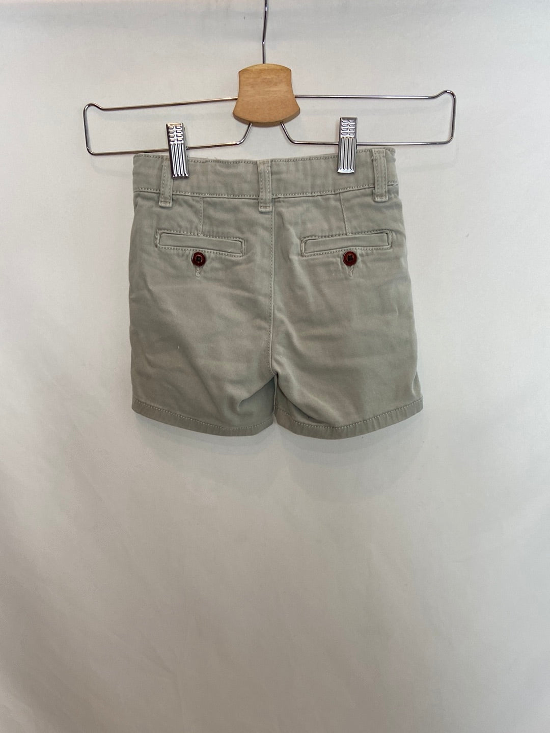 TEX. Grey Bermuda shorts, size 3-4 years