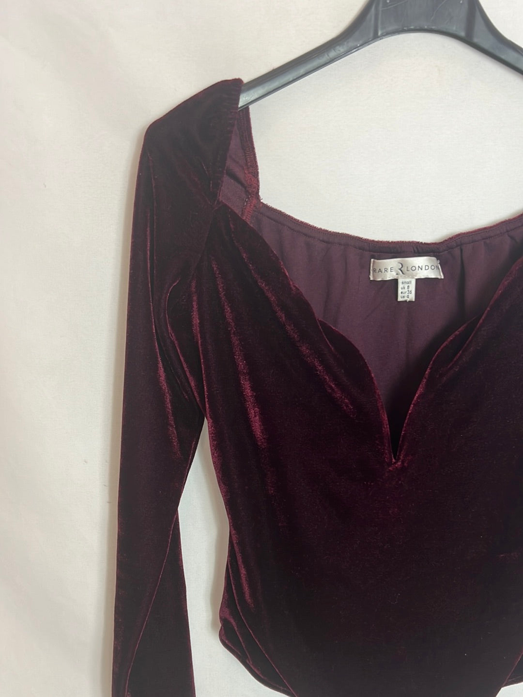 Rare London. Body terciopelo escote corazón. T.S