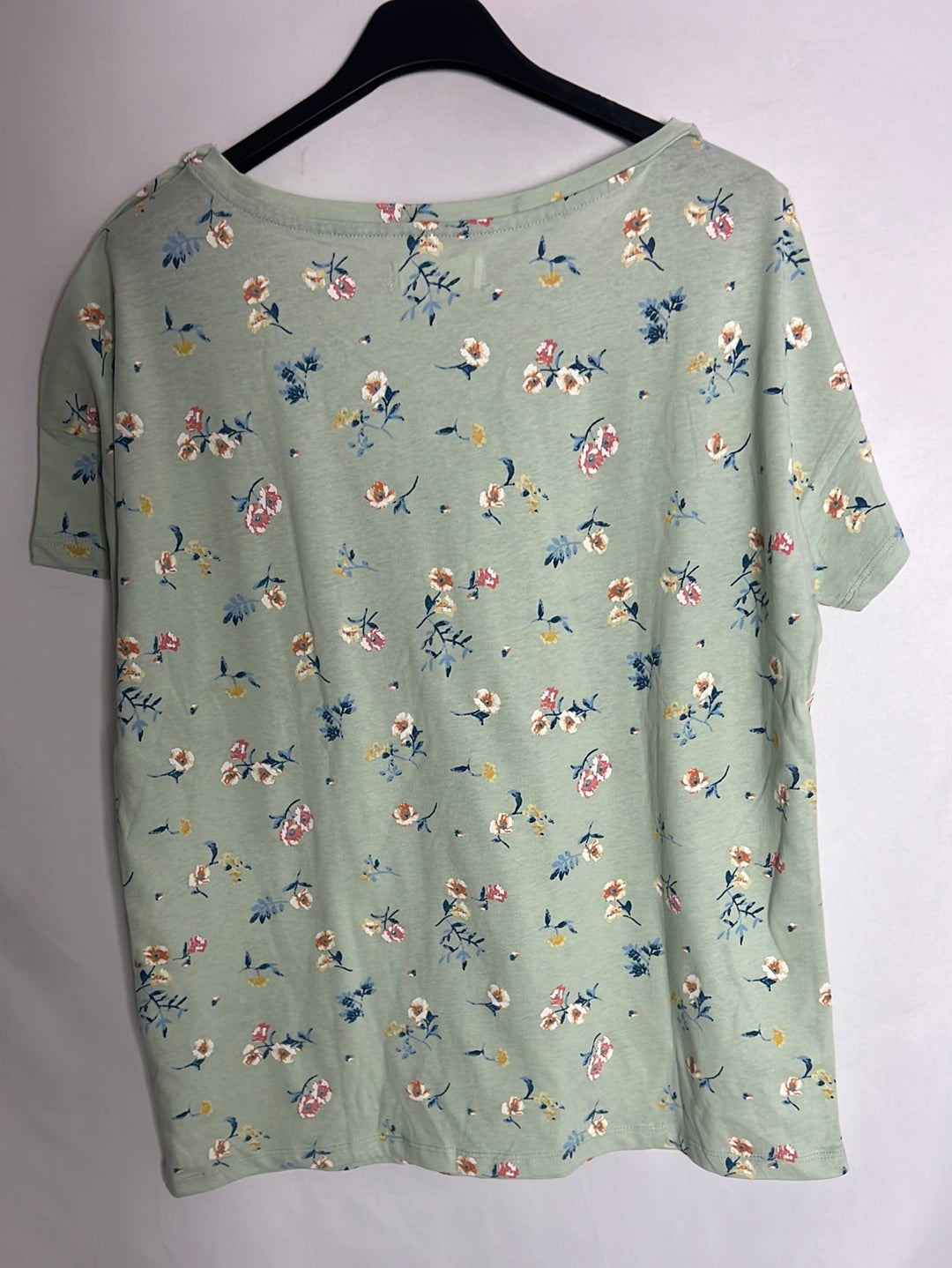 SPRINGFIELD. Camiseta verde claro flores. T M