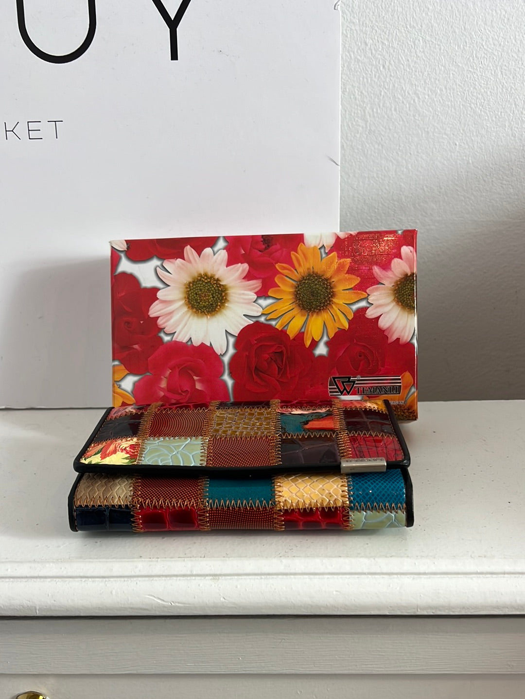 TEMANLI. Textured leather wallet