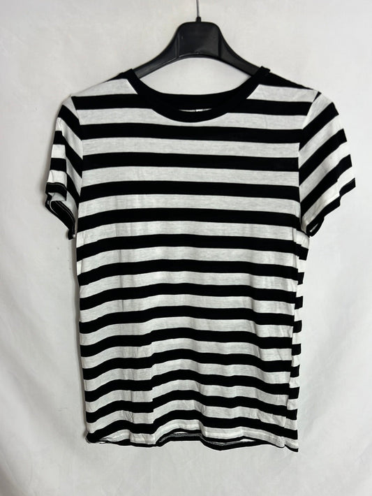 H&M. Camiseta rayas blancas y negras. T M