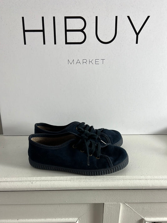 PISAMONAS. Zapatillas serraje cordones azules. T 30