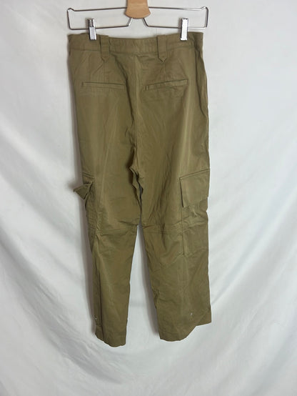 MANGO. Pantalones cargo. T.38