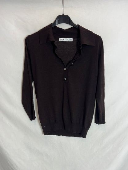 ZARA. Jersey fino marrón con cuello. T S