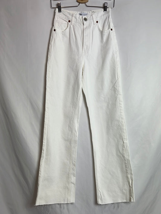 ZARA. White wide-leg trousers. Size 34