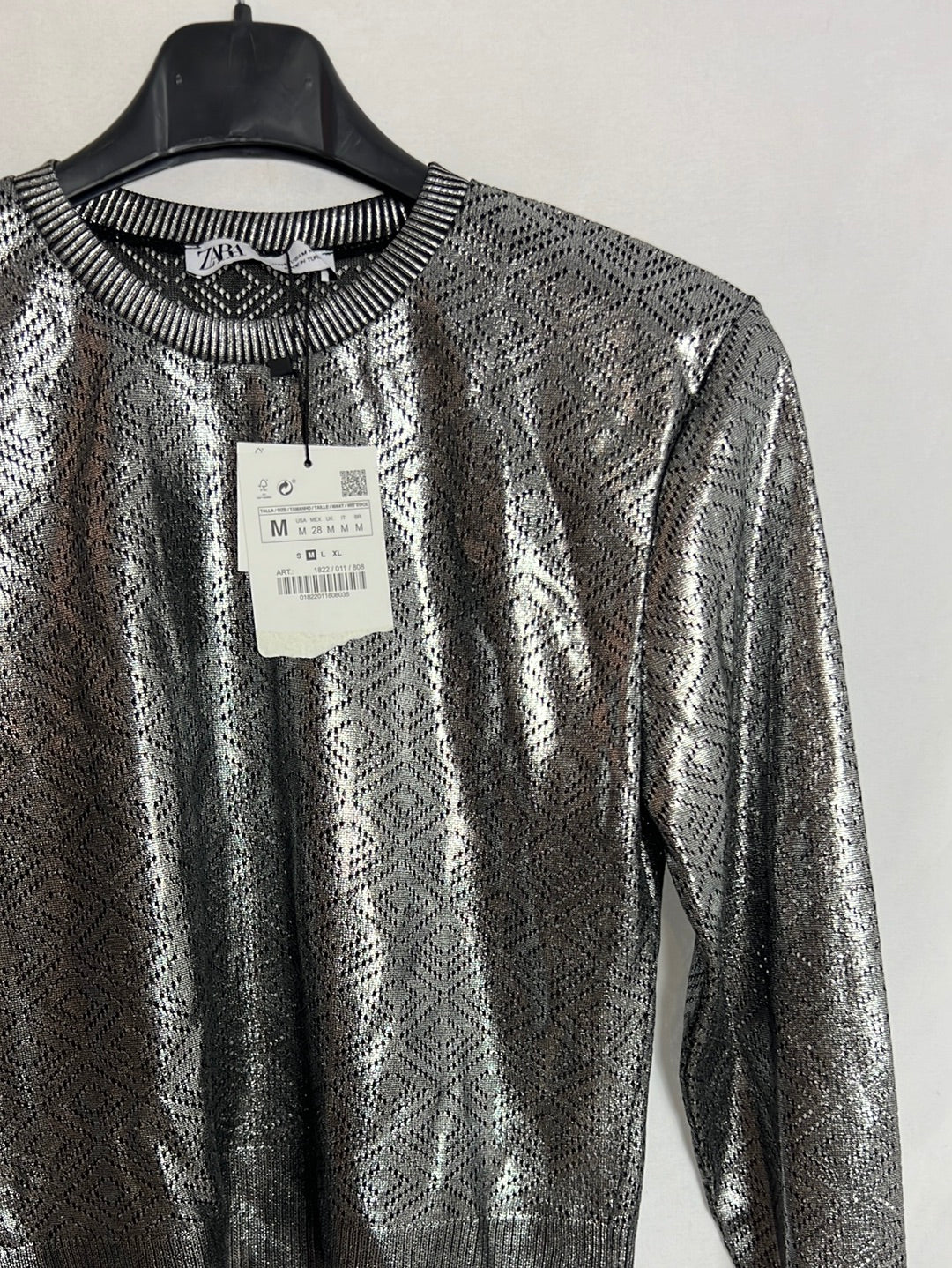 ZARA. Jersey fino calado plateados. T M