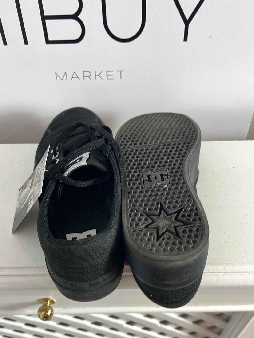 DC. Zapatillas clásicas negras. T 36