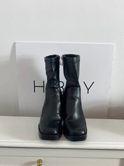 PULL & BEAR. Botines tacón maxi plataforma T.38