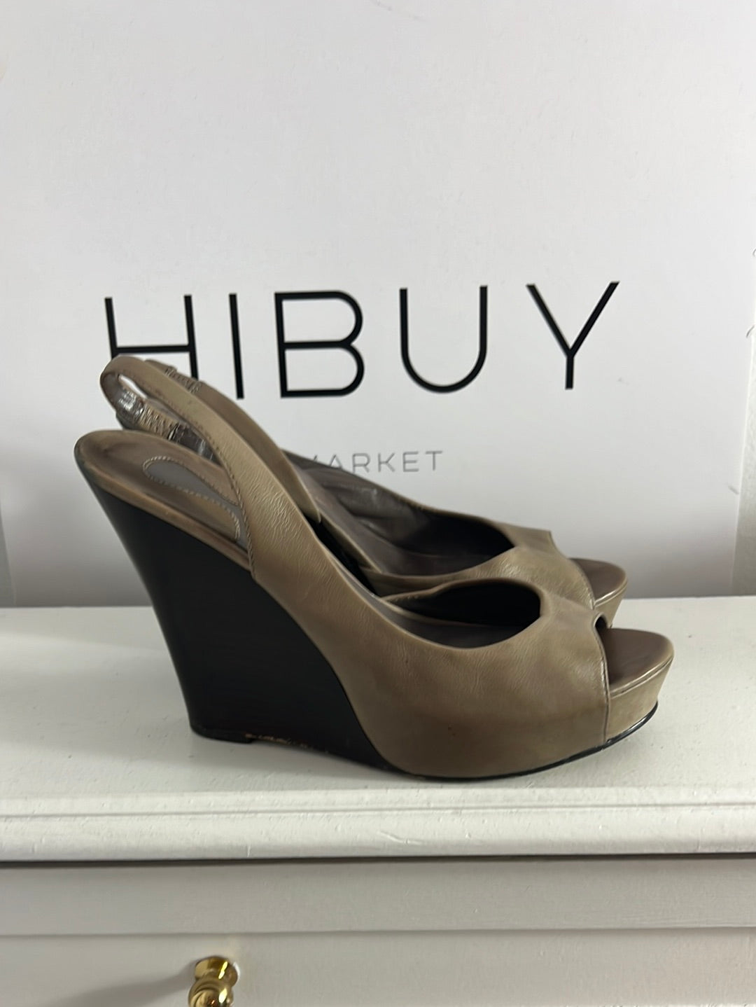 ASH. Cuñas piel marrón asimétricas. T 39