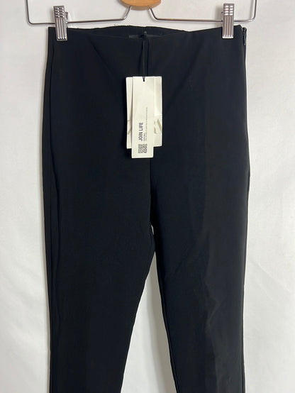 ZARA. Pantalón negro ajustado estilo leggins. T XS