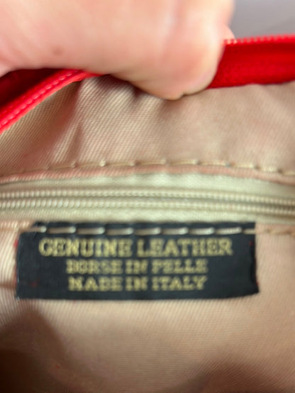 OTRAS. Bolso piel rojo flecos