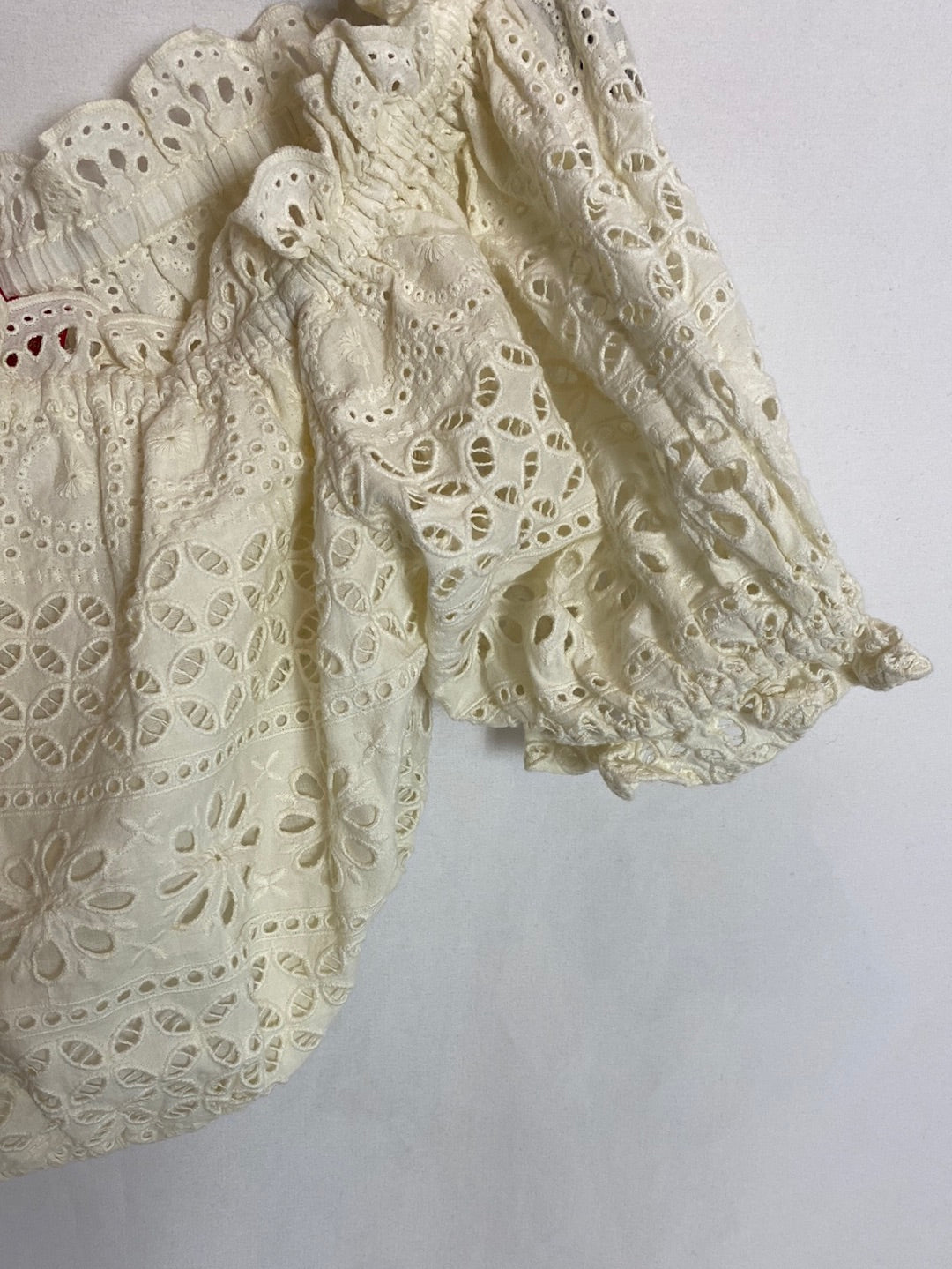 TIGERLILY. Croptop encaje