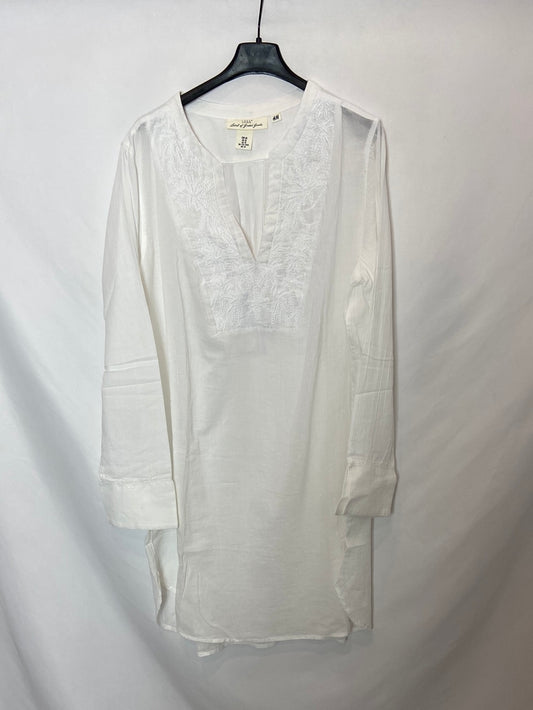 H&M. Vestido corto blanco bordado T. 46