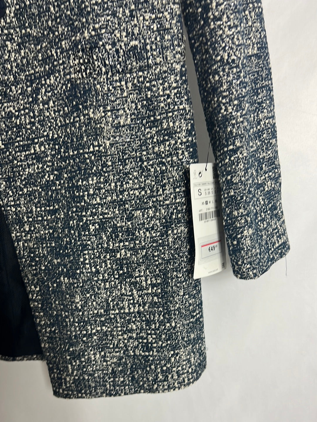 ZARA. Long blue and white tweed jacket. TS