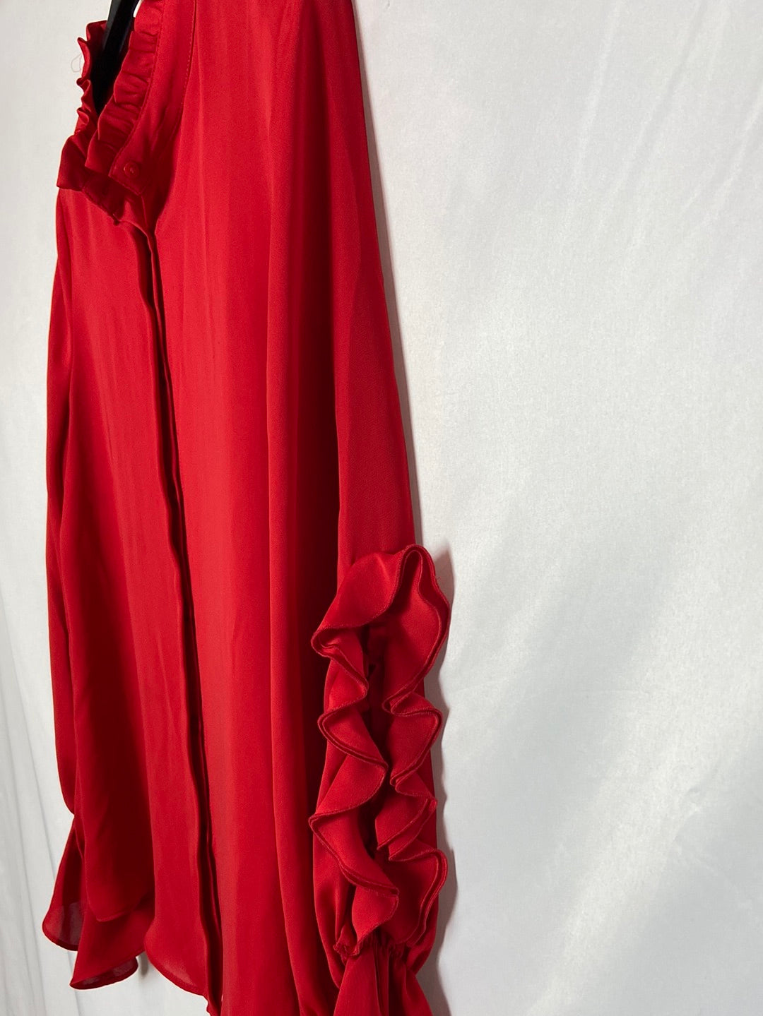 ZARA. Blusa roja volantes mangas. T.XS