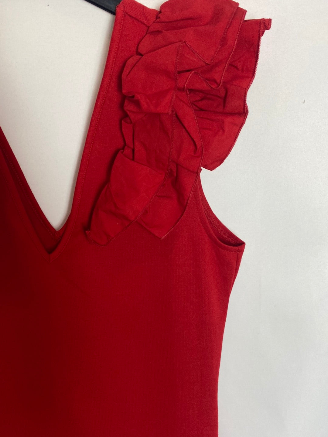 ZARA. Red ruffled top. Ts