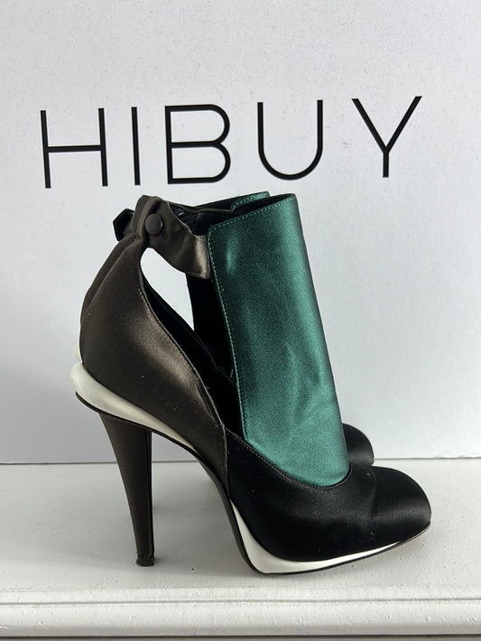 FENDI. Tacones satinados tricolor. T 37