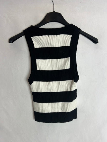 STRADIVARIUS.Croptop negro y beige rayas T.s