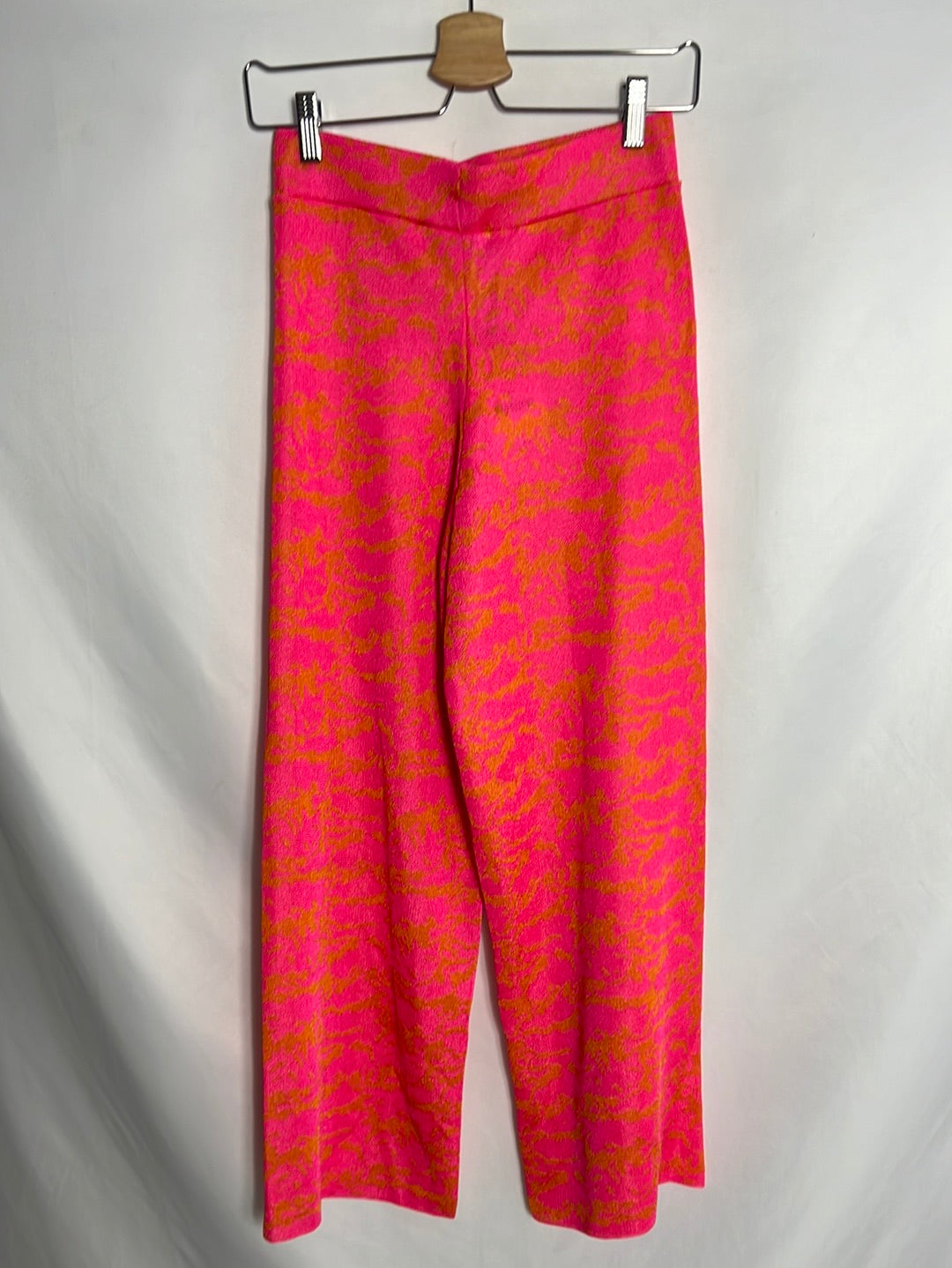 ZARA. Fuchsia culottes. TS