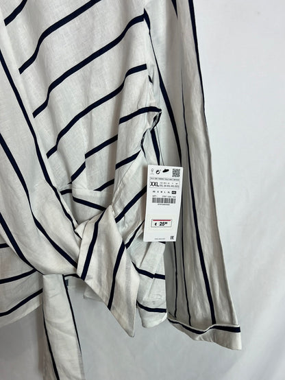 ZARA. Blusa blanca rayas lino lazada. T XXL