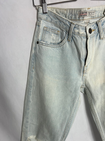 ZARA. Pantalón vaquero claro rotos. T 34