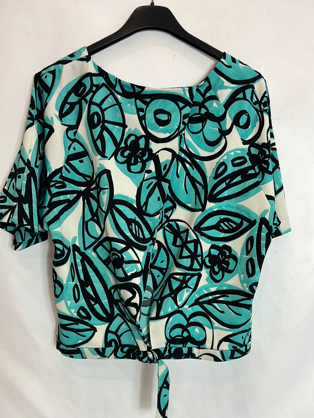 PEDRO DEL HIERRO. A total look with a printed top and pants. Size 38/40