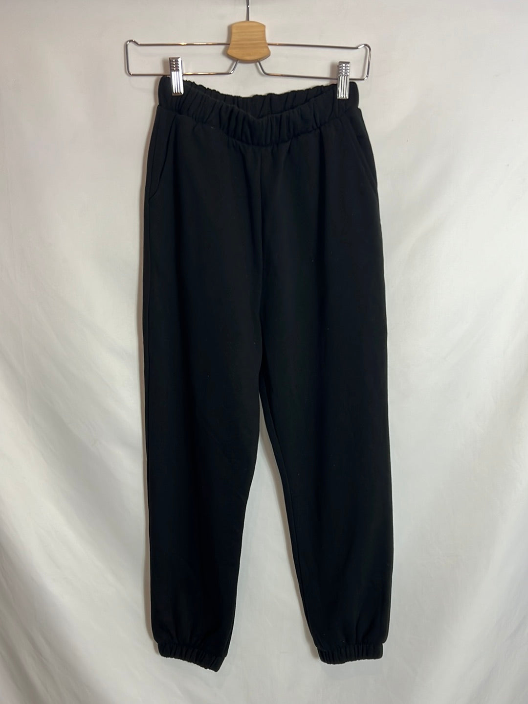 ZARA. Pantalón negro felpa cintura fruncida. T S