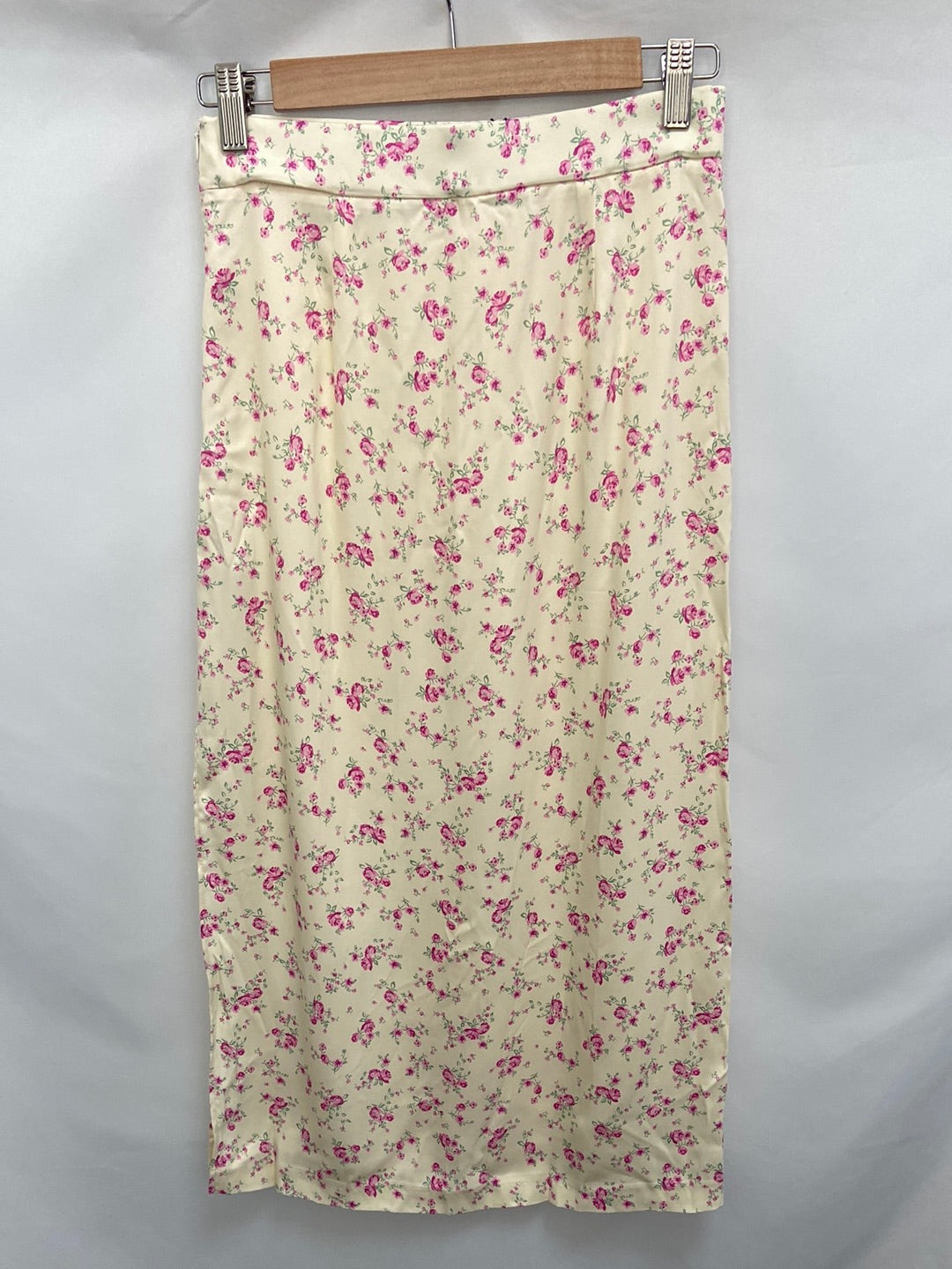 ZARA.Falda midi beige florecitas T.S