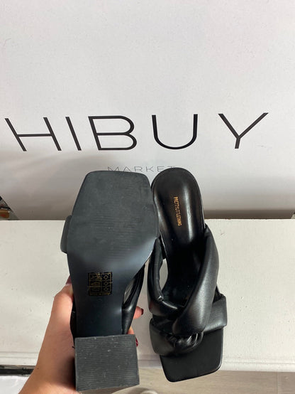 PRETTY LITTLE THING. Black heeled sandals. Size 6 (36-37)