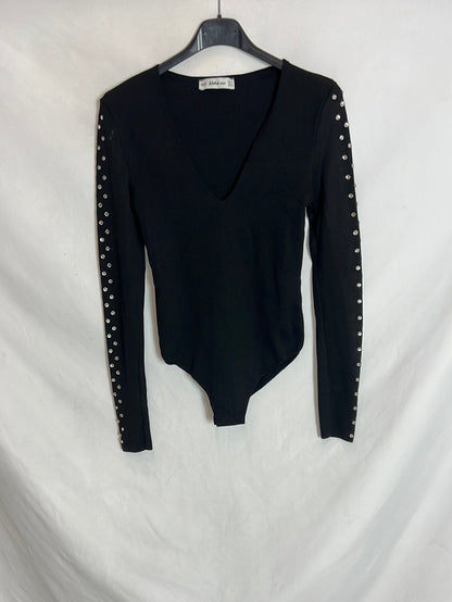 ZARA. Body negro punto detalle tachuelas. T S