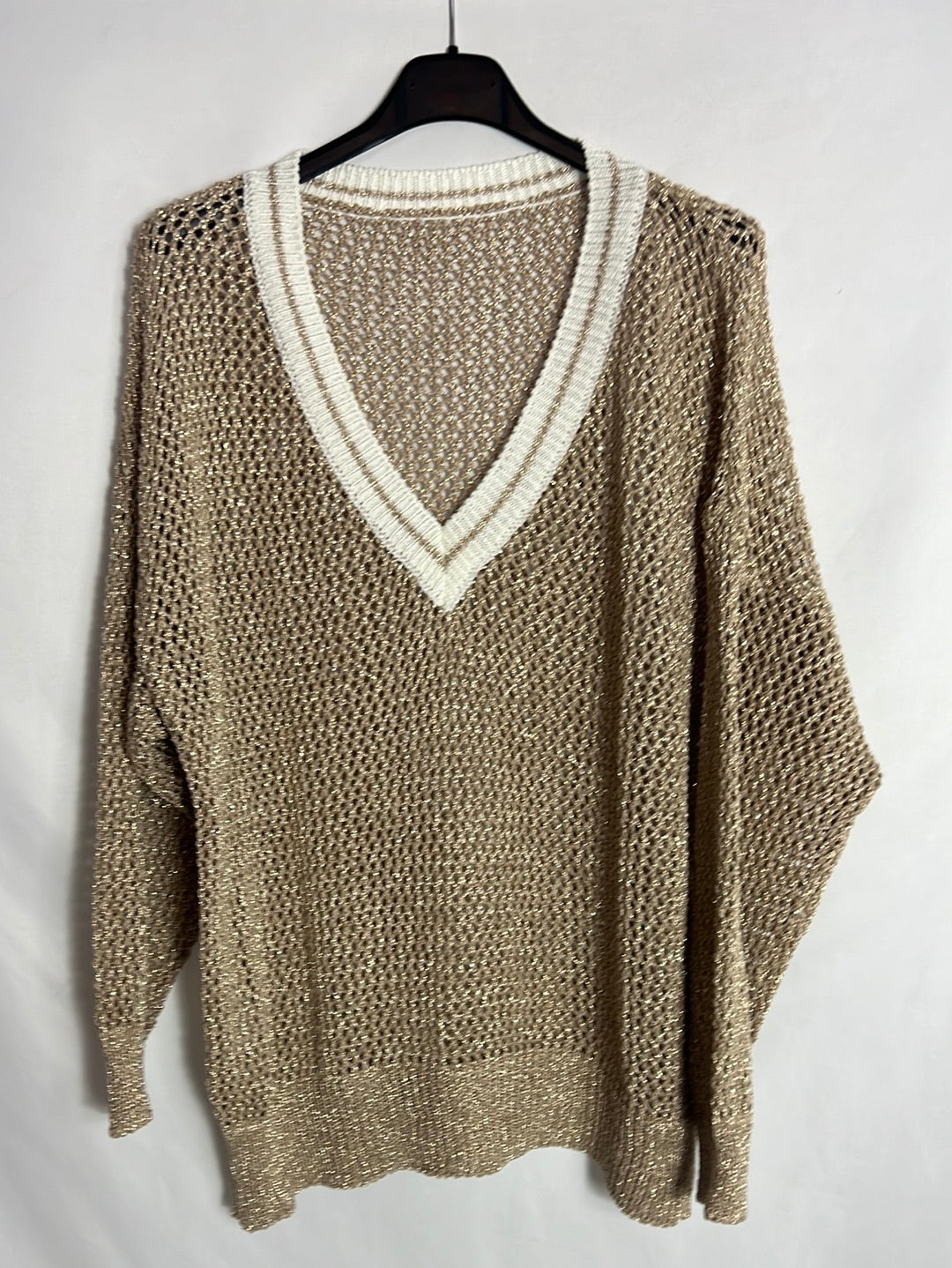 OTHERS. Gold openwork sweater. TS/M