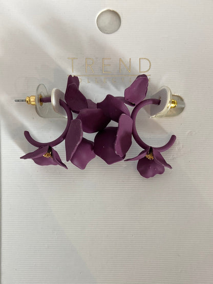 PARFOIS. Argollas flores moradas.