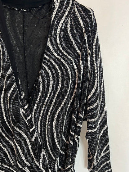 ZARA. Vestido negro hilos plateados. T S