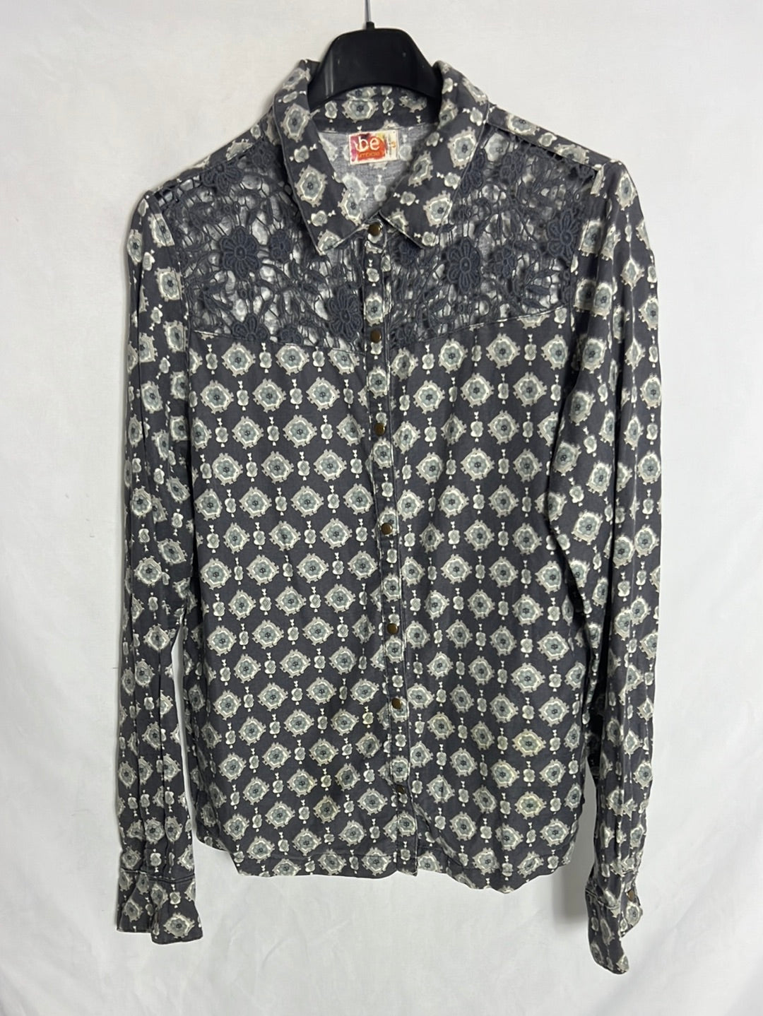 Umbrale. Lace-trimmed shirt, size 40