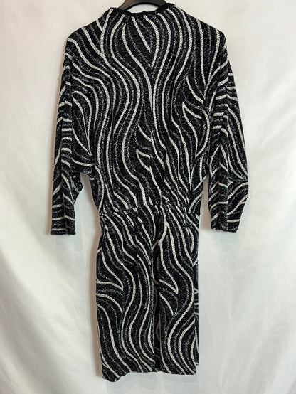 ZARA. Vestido negro hilos plateados. T S