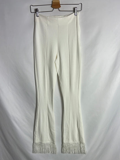 ZARA. Pantalón textura blanco flecos. T S