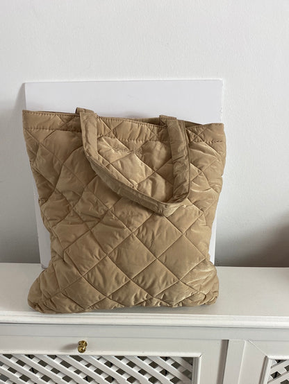 STRADIVARIUS. Bolso de hombro beige