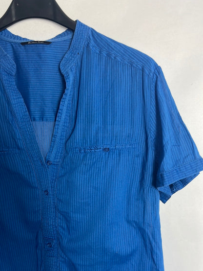 MASSIMO DUTTI. Blusa manga corta azul textuta. T 40 (S)