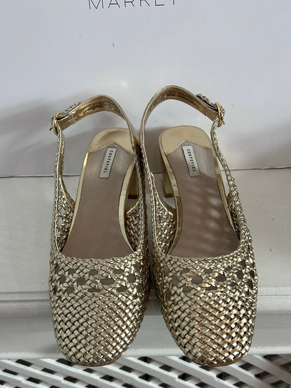 CORTEFIEL. Sandalias troqueladas doradas. T 40