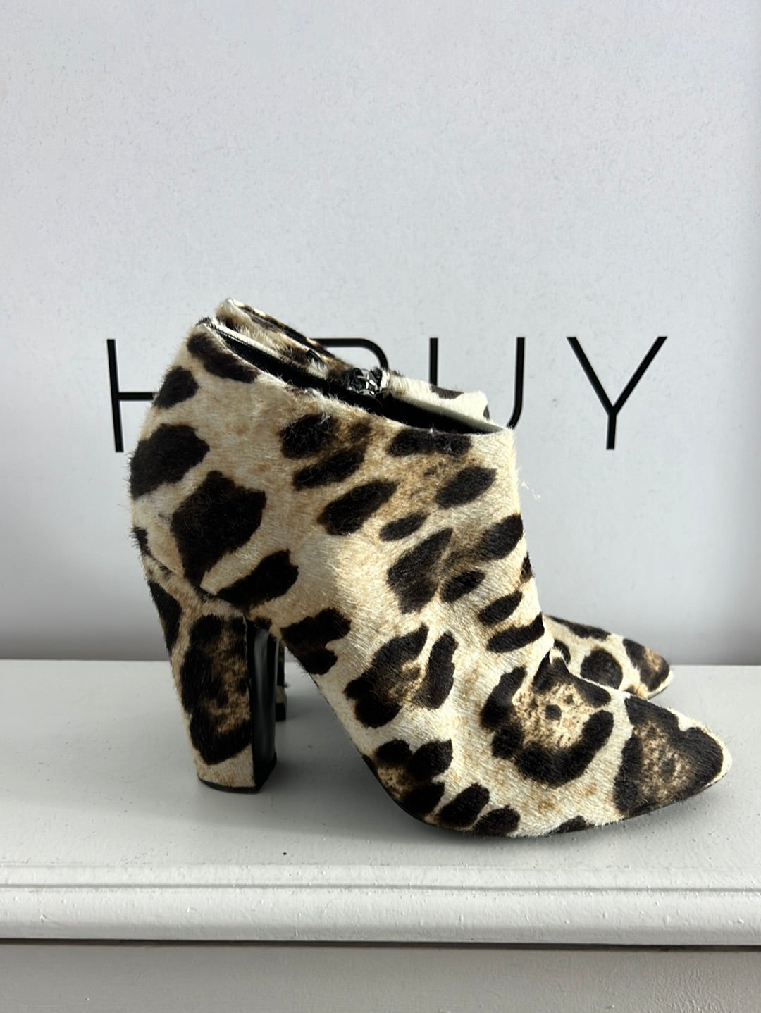 GIUSEPPE ZANOTTI. Botines pelito animal print,. T 37