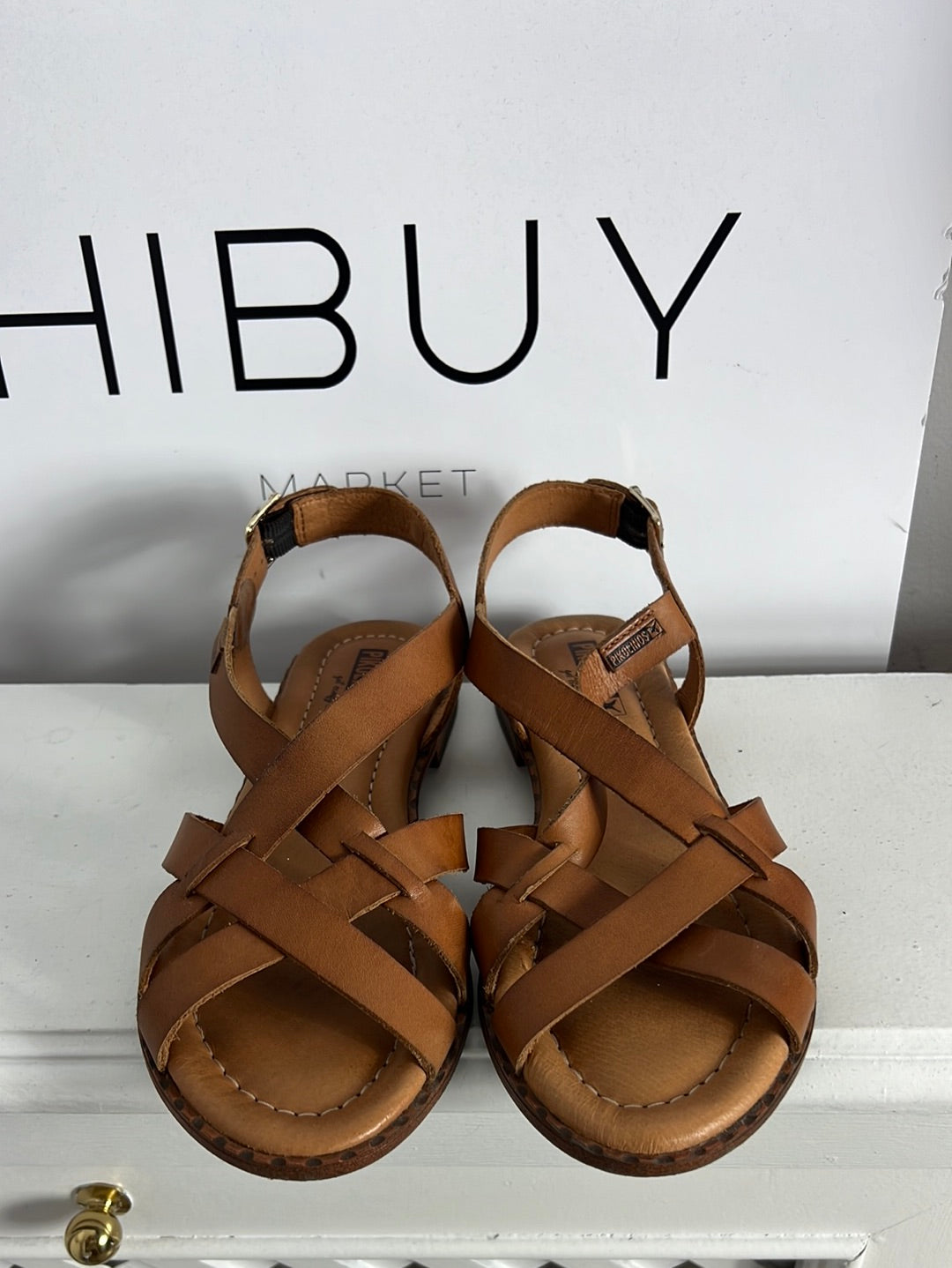PIKOLINOS. Brown leather strap sandals. Size 38